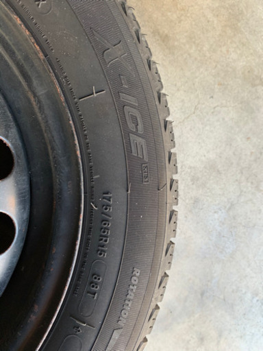 値下げしました　スタッドレスタイヤセット　MICHELIN 175/65R15