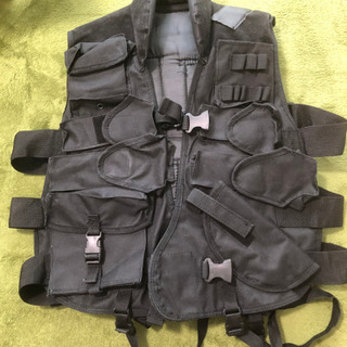 タクティカルベスト黒　ショットガンホルスター付き