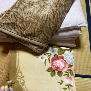 ☆差し上げます☆敷布団、毛布、枕のセットの画像