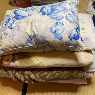 ☆差し上げます☆敷布団、毛布、枕のセットの画像