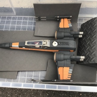 スターウォーズ７〜９　Ｘウィング　ポー・ダメロン機の画像