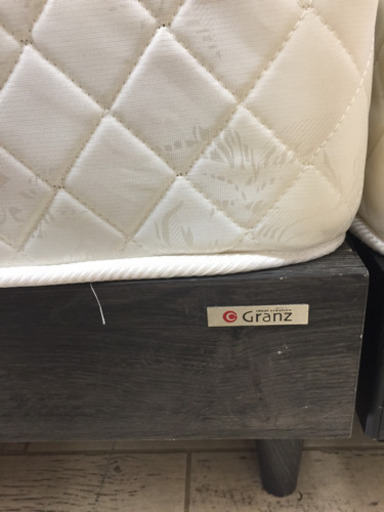 11/19  【ボンネルコイル?】GRANZ ダブルベッド  体圧を支えてくれる固めのマットレス?