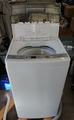 ＡＱＵＡ（ハイアール）　全自動洗濯機　ＡＱＷ－Ｓ４５Ｗ（Ｗ）　中古美品！　２０１７年製