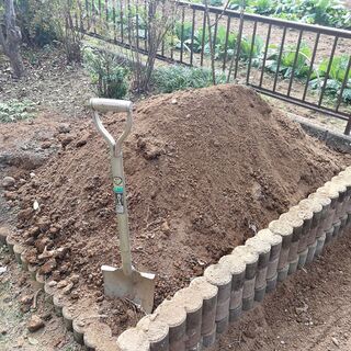 庭の土差し上げます。 残土の画像