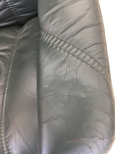 11/19  【人気ソファ入荷❣️】EKORNES  チェア背もたれ調整可能♡ 深みある緑の皮が上品で 丸みのある木材の足元デザインが