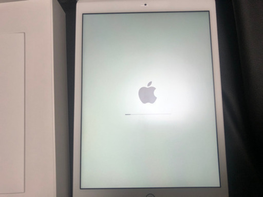 Apple iPad 第8世代 SiMフリー シルバー 32GB 保証付（付属品欠品無）