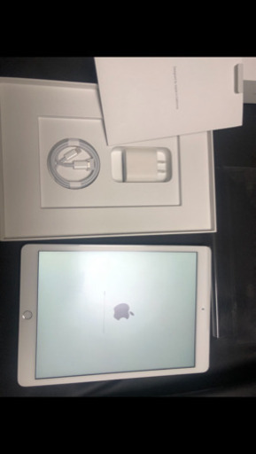Apple iPad 第8世代 SiMフリー シルバー 32GB 保証付（付属品欠品無）