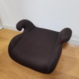 車ジュニアシート 茶色の画像