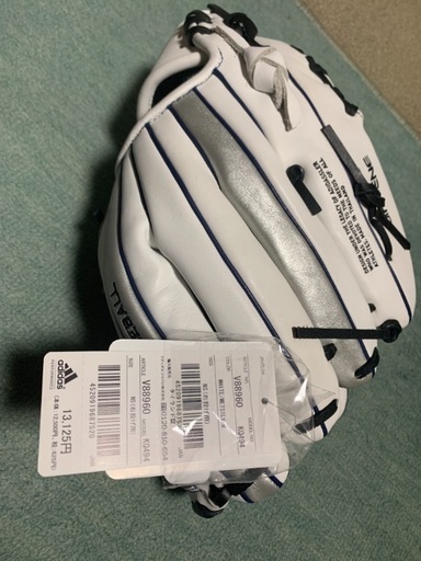 未使用 アディダス 野球グローブ 白 軟式