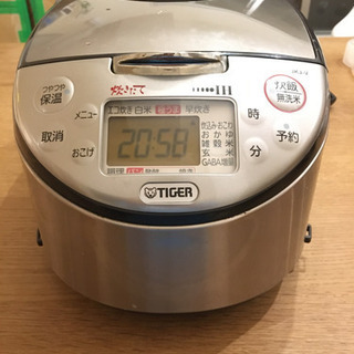 【11/29（日）処分】タイガーIH炊飯器　外フタも洗える　JKV-V