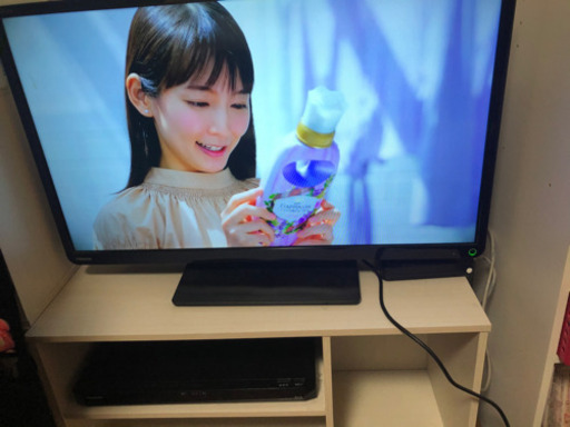 テレビ、テレビ台