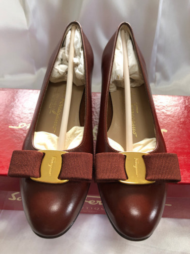 サルヴァトーレフェラガモ　パンプス　ブラウン　23.5cm