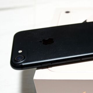 SIMフリー★iPhone 7  32GB ブラック  Apple Store購入 残債ゼロ 問題なく使えます。の画像