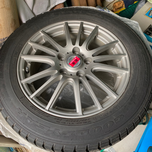 グッドイヤー　スタッドレス　４本セット　アルミ付き　205/60/R16