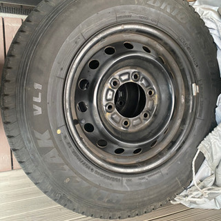 ハイエース用スタッドレスタイヤ　受け渡し様決まりましたの画像