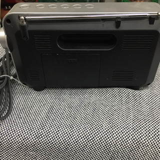 ソニーPLLシンセサイザーポータブルラジオの画像