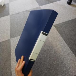 急ぎ！新品ファイル  (中古もあり)赤と紺色の画像