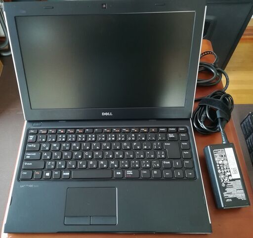 訂正有り！DELL製ノートパソコンLatitude 3330（Core i5-3337U 1.8GHz、メモリー8GB、 SSD 128GB、光学ドライブ無し)訳あり品ですが、いかがでしょうか？