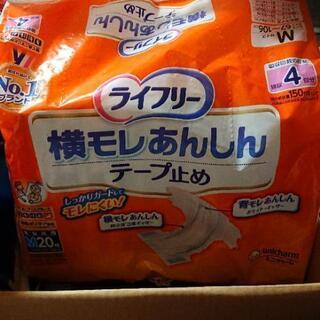 値下げしました。大人用紙オムツ、紙パッドの画像