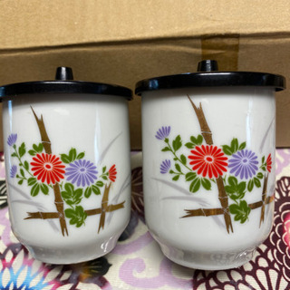 菊の花の小さな湯呑みセット