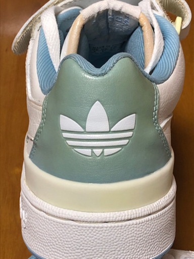 スニーカー adidasフォーラムロー27㎝