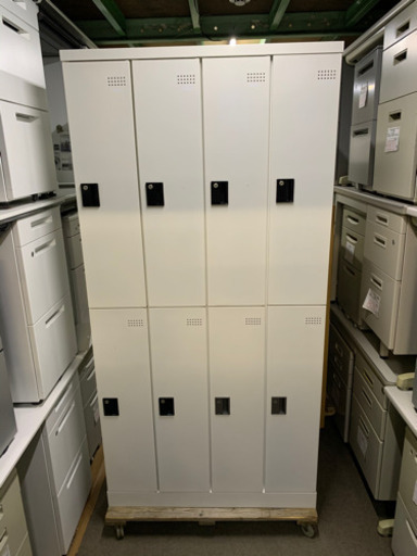 8人用ロッカー　鍵有り　プラス社製