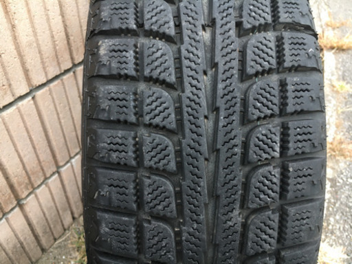 スタッドレスタイヤ205/65R16 95T