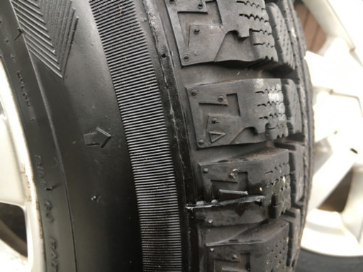 スタッドレスタイヤ205/65R16 95T