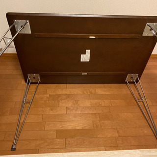 ダイニングテーブルの画像