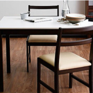 【美品・値下げしました！】ダイニングテーブル、椅子4個セットの画像