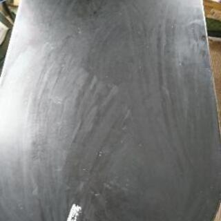 上下可動式の黒色テーブル！の画像
