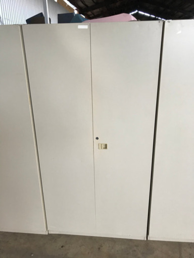 事務用ロッカー　　汚れ有りですがまだまだ使えます！