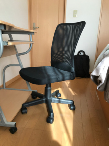 在宅勤務に最適　パソコンデスクと椅子のセット