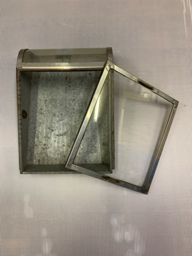 懐かしい駄菓子屋さんのお菓子のケース