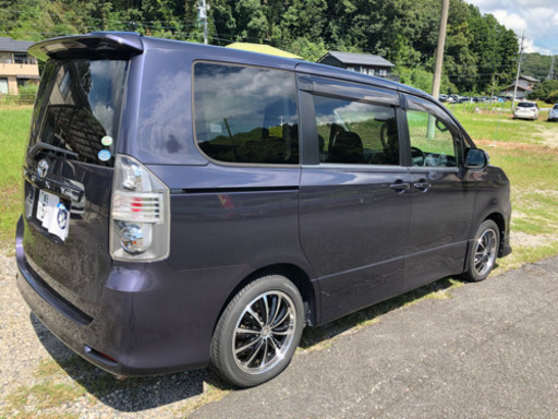 17インチタイヤアルミセット　70ヴォクシーにて使用