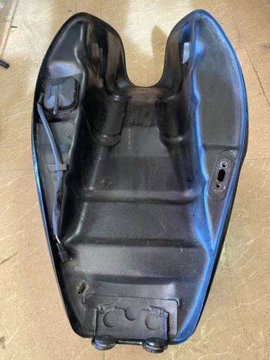 KAWASAKI ゼファー400 純正燃料タンク　コックなし