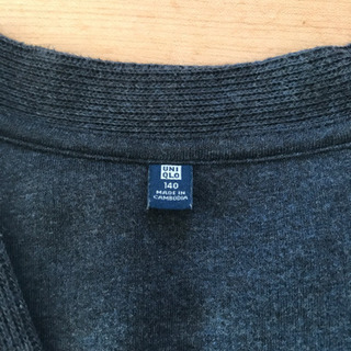 UNIQLO 140cmカーディガン2枚の画像