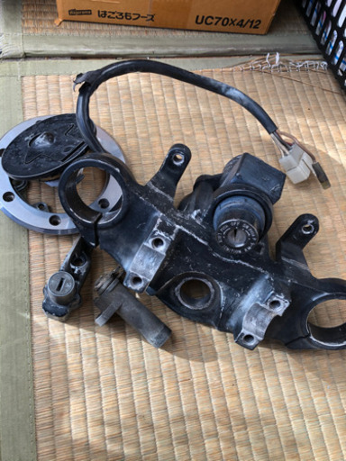 ZRX400 キーシリンダー