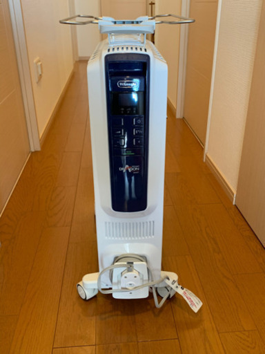 デロンギ　オイルヒーター　QSD0915-MB ＋　ハンガー付き