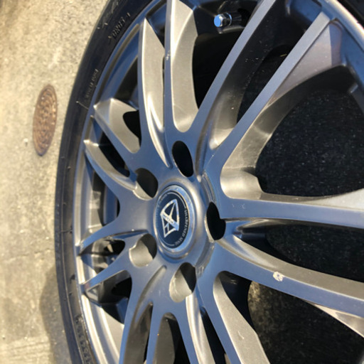 セレナ　スタッドレス　４本セット