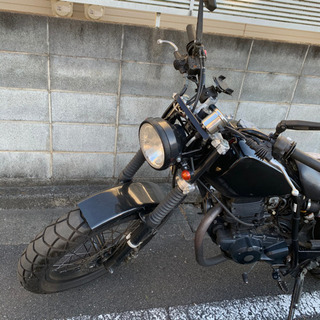 YAMAHA  TW200 カスタム　ブラックの画像