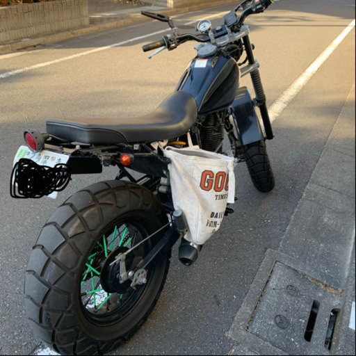YAMAHA  TW200 カスタム　ブラック