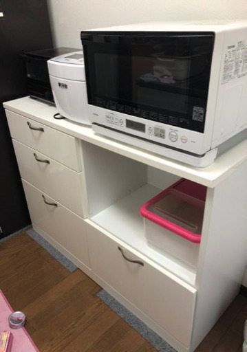 【お譲り先決定致しました】コンセント二口付きキッチンカウンター.キッチン棚