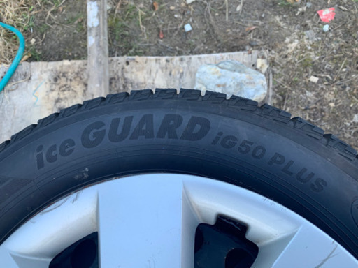 スタッドレスタイヤ　売ります