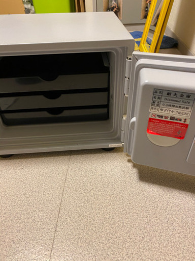 耐火金庫　プッシュボタン式