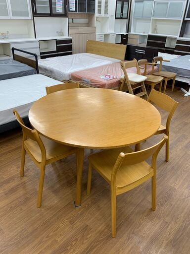 無印良品　丸形ダイニング5点セット　※天板スレ・キズ大　イス座面シミ有　売場展開中！！！