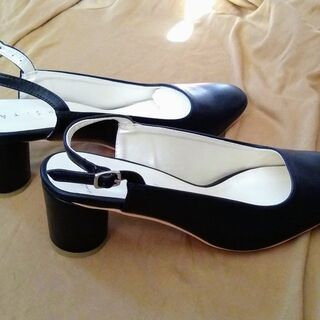 【新品未使用】黒のローヒール（L）の画像