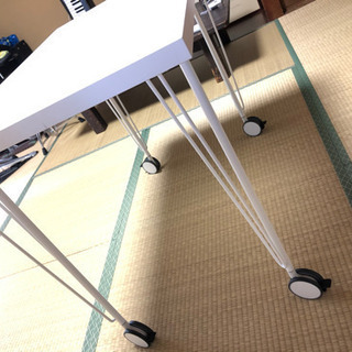 IKEAのテーブル デスク 要組み立て