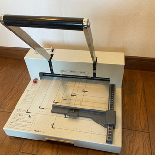 裁断機 plus-513l。Amazonの最安中古品の半額