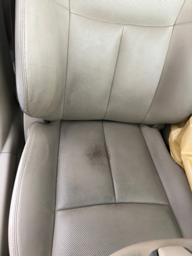 車内装修理致しましす